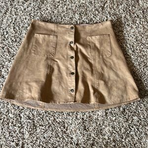 Kendall & Kylie tan button-up skirt size S
